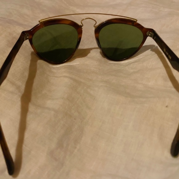 Vintage Ray-Ban sunglasses. - Picture 2 of 7